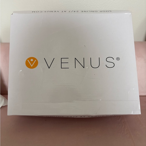 Venus Snakeskin Ankle Boots with zipper. Brand new never worn in box - Picture 8 of 9